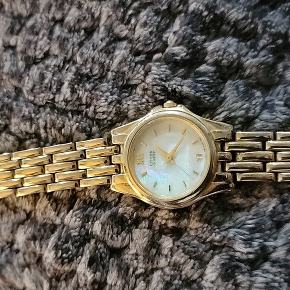 Citizen pearl watch - Picture 4 of 7